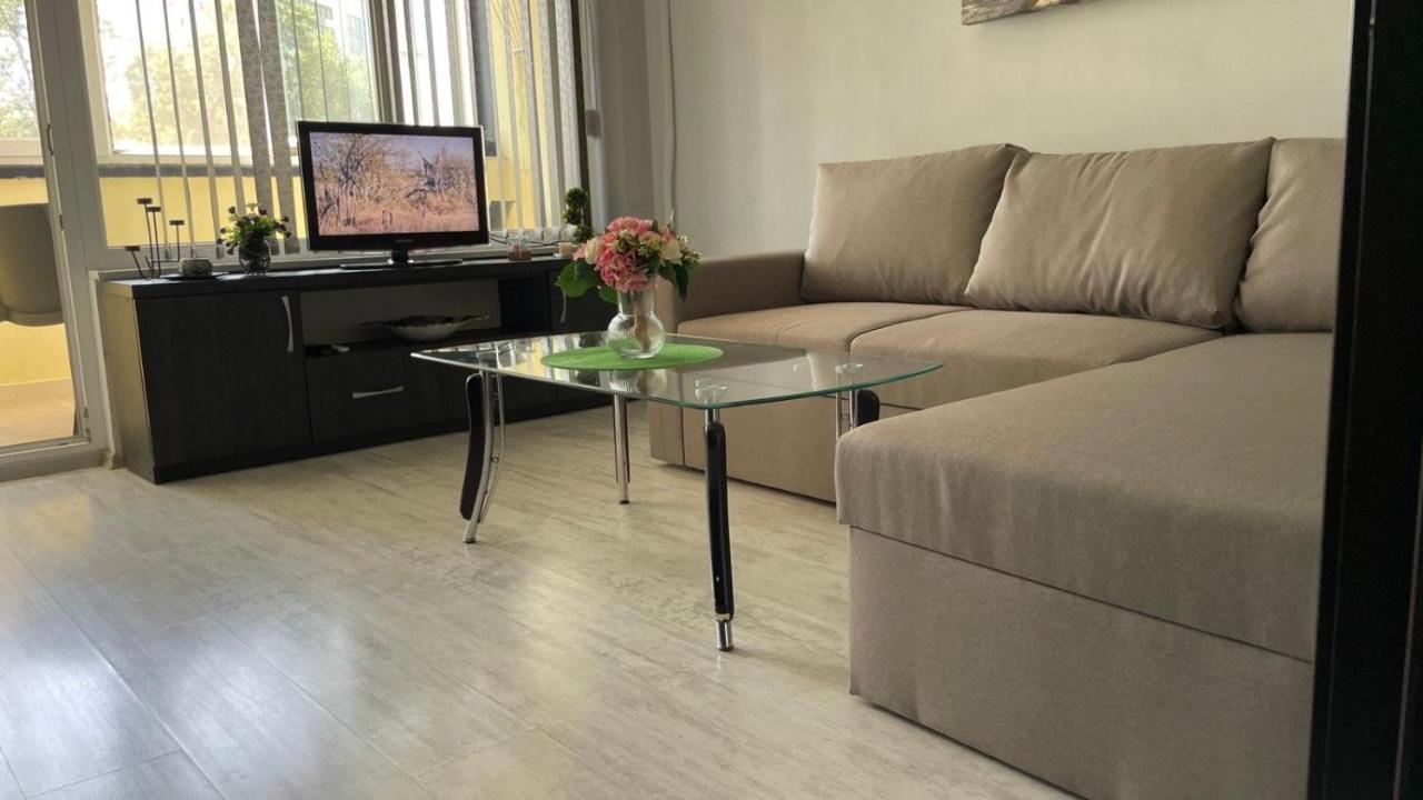 Lotos Apartament Apartment Burgas Ngoại thất bức ảnh