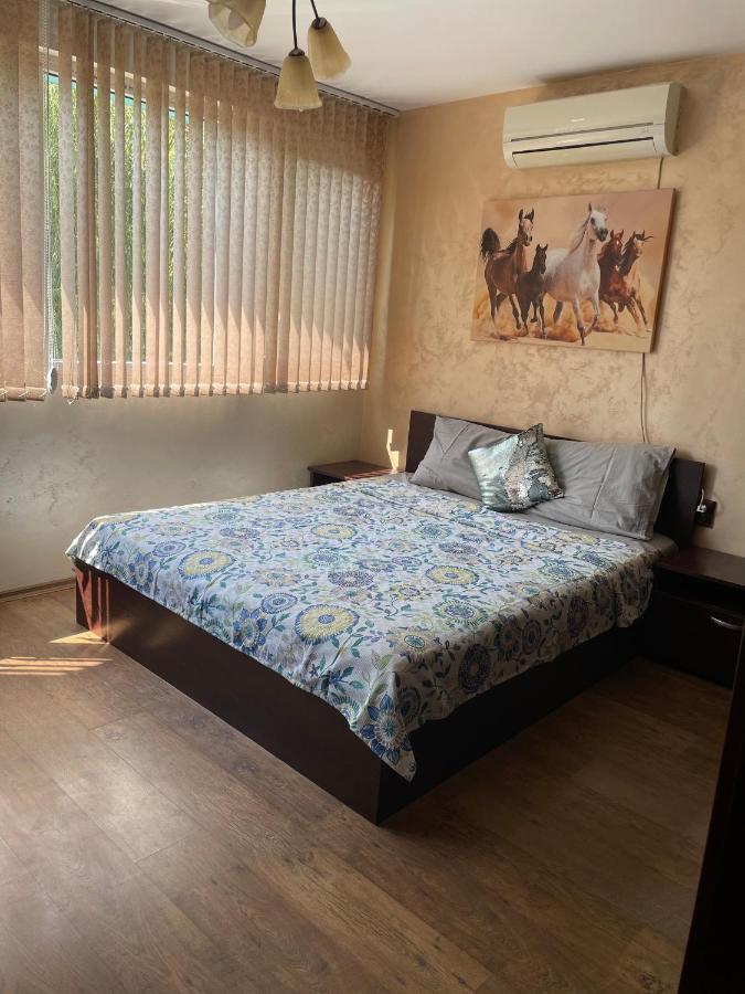 Lotos Apartament Apartment Burgas Ngoại thất bức ảnh